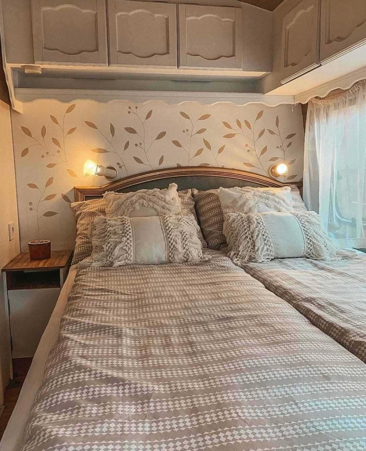 Каравана Бохемия Chernomorets Ngoại thất bức ảnh